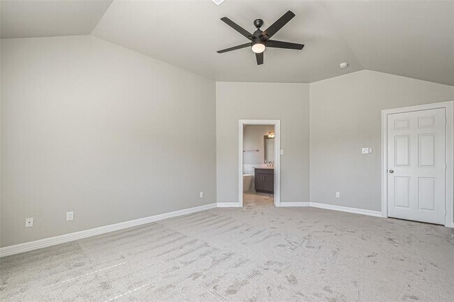 Building Photo - 6215 Suncrest Ct