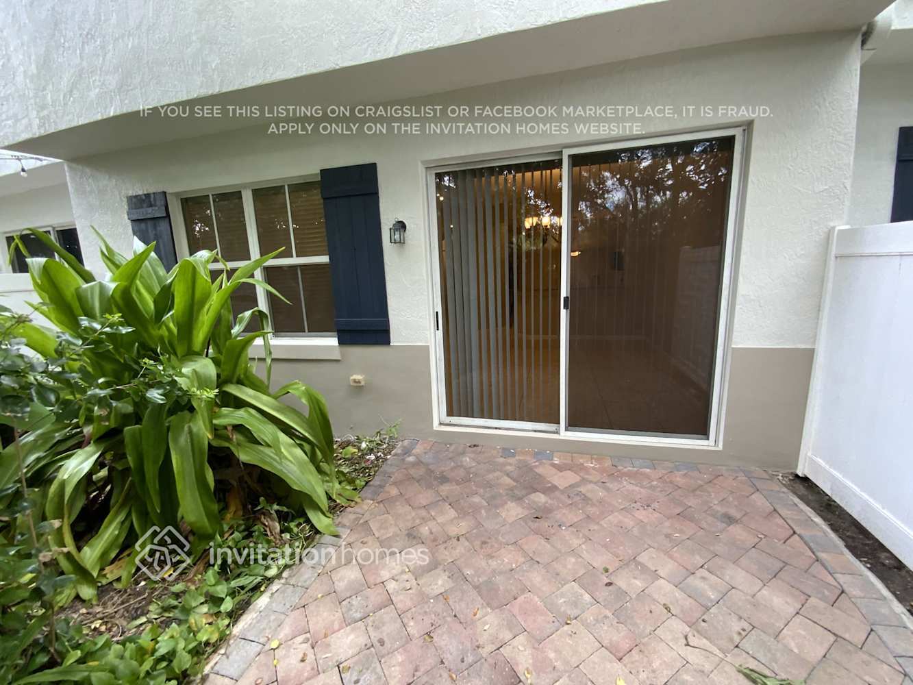 Building Photo - 102 W Prive Cir