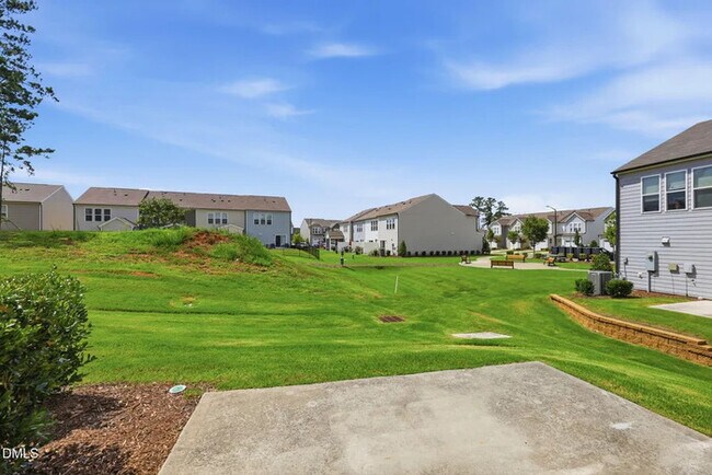 Building Photo - Lease OR Lease to Own