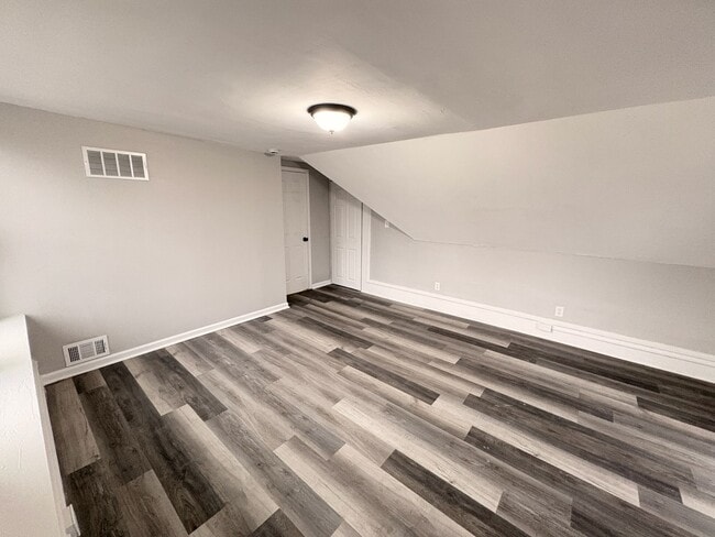 Building Photo - 511 Court St