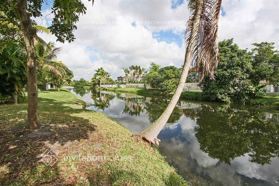 Building Photo - 3022 Sunset Ln