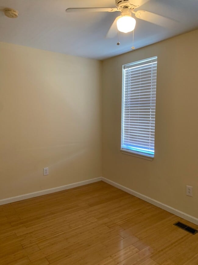 Building Photo - 1849 Willington St