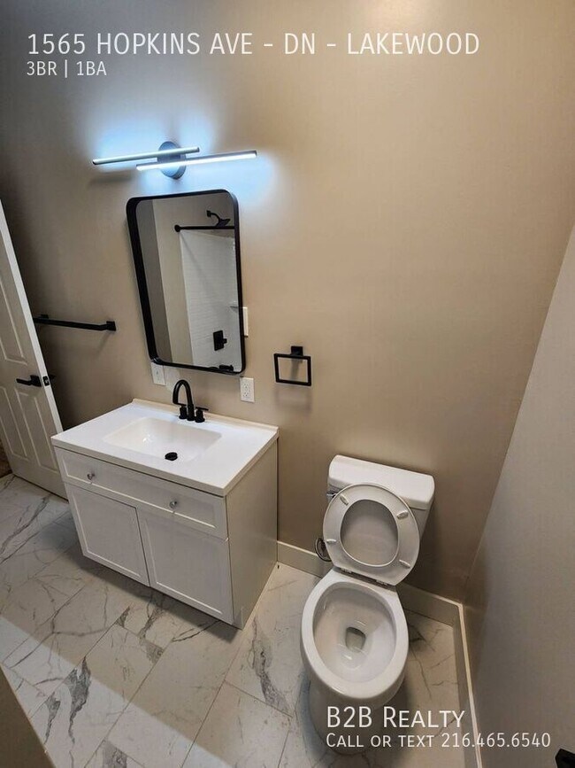 Building Photo - 1565 Hopkins Ave