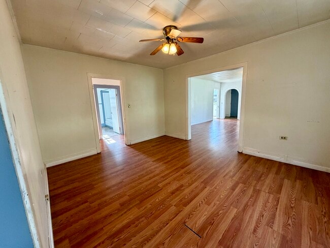 Building Photo - 1401 12th Ave N