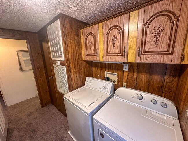 Building Photo - 5 Bedroom Beach House