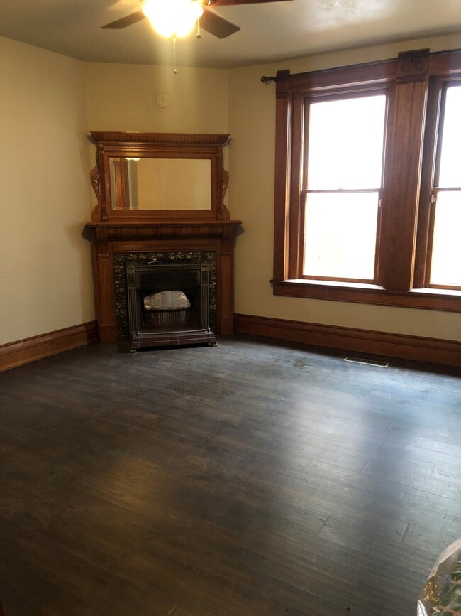 Building Photo - 320 Manitou Ave