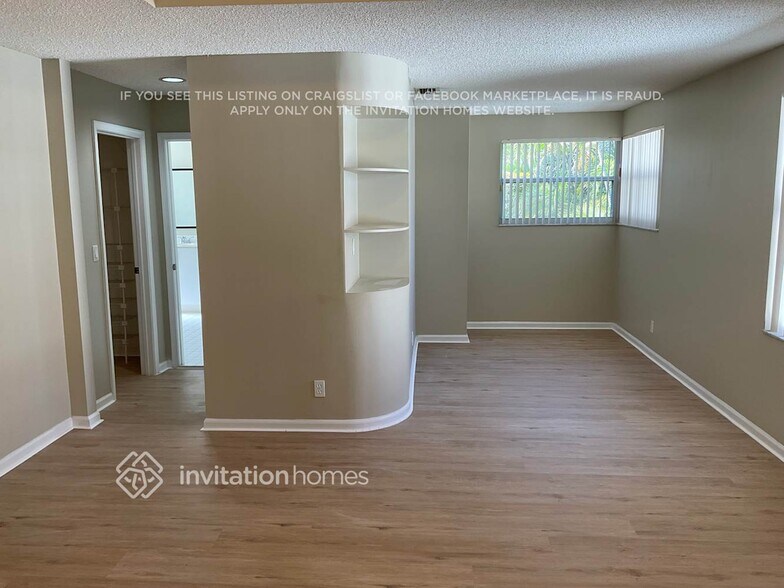 Building Photo - 4132 Trenton Ave