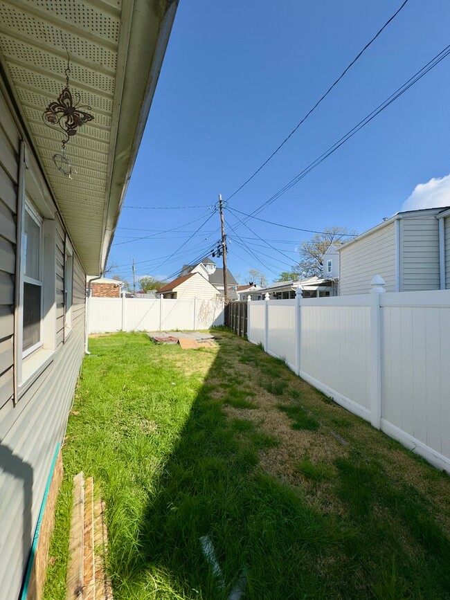 Building Photo - Charming 4 Bedroom/2 Bathroom Home in Dundalk, MD!