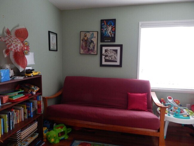 Building Photo - Beautifully remodeled East Davis home available August 5!