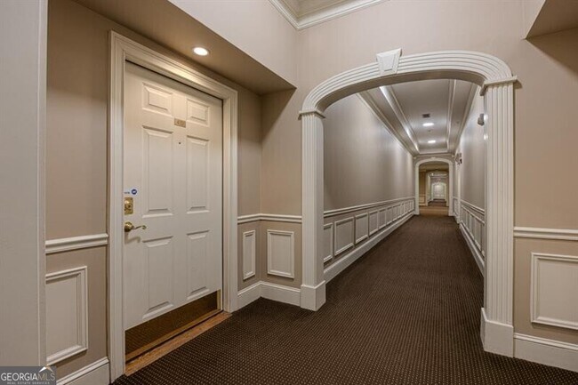 Building Photo - 3275 Lenox Rd NE