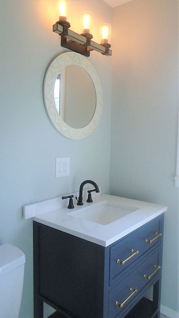 Building Photo - 3 Bedroom 2 Bathroom Home - Ask About the Move In Special!