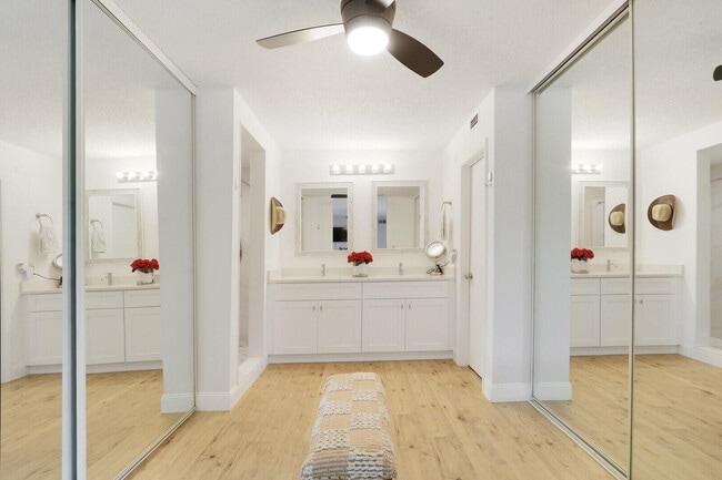 Building Photo - 1614 16th Ln