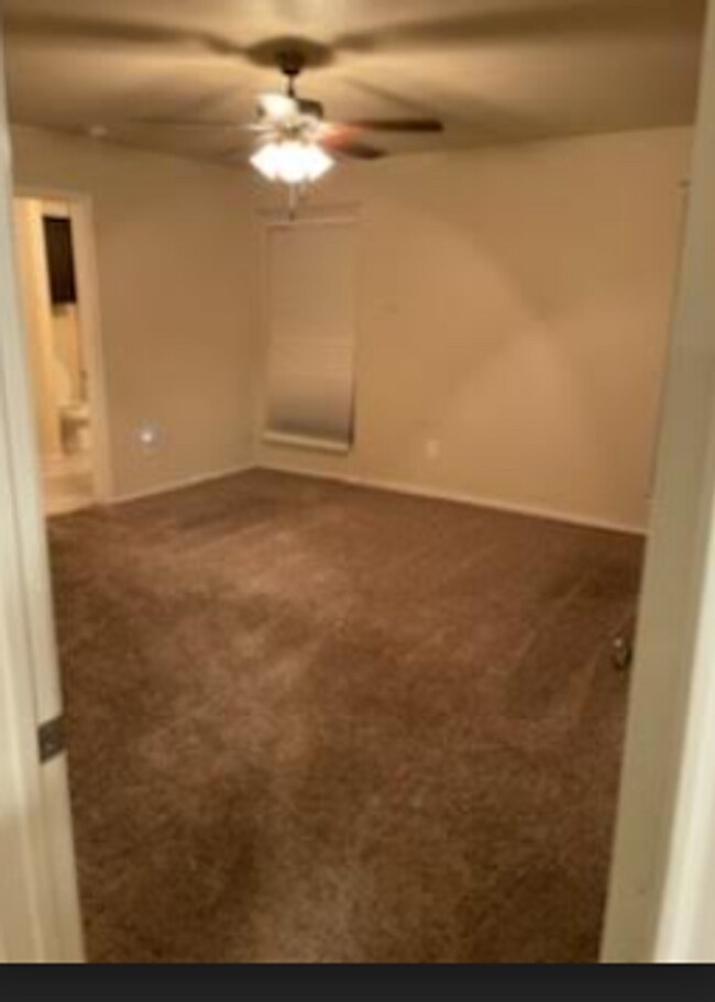 Building Photo - House For Lease in Odessa