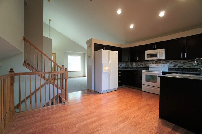 Building Photo - 1072 Scarlet Oak Dr