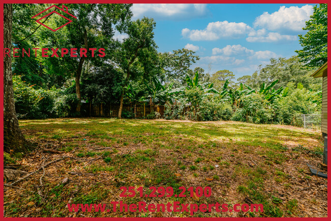 Building Photo - 5005 N Hillwood Cir