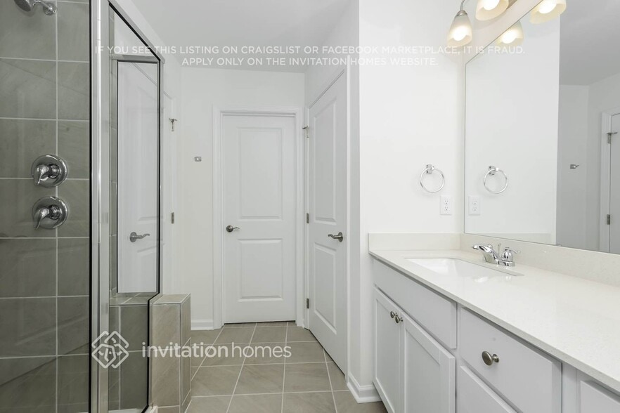Building Photo - 3802 Lantern Ln