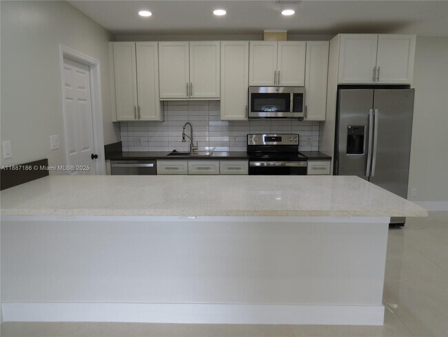 Building Photo - 1671 SW 44th Terrace