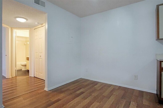 Building Photo - 2202 Cascades Blvd