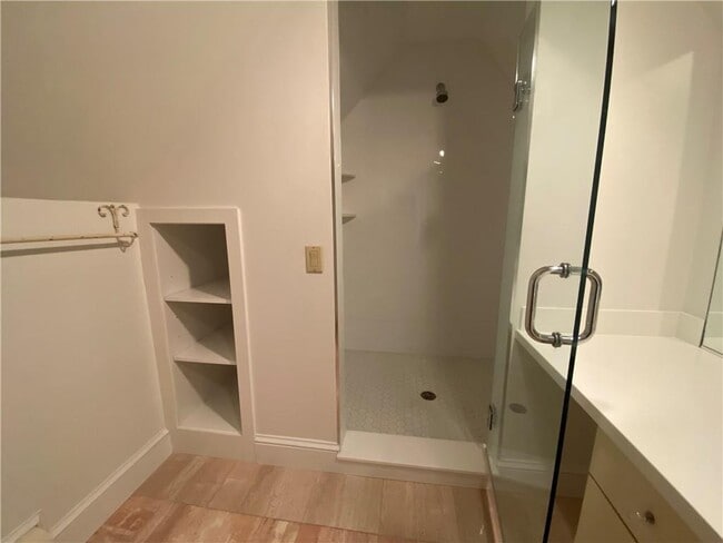 Building Photo - 61 Ledge Rd