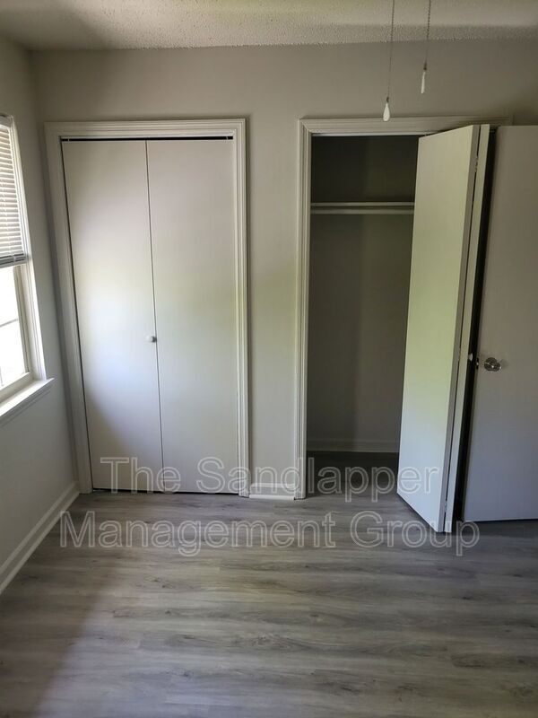 Building Photo - 126 Langley Dr