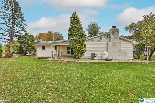 Building Photo - 900 Mine Lane Rd