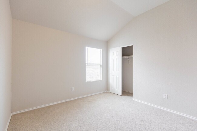 Building Photo - 9802 Vandenberg Way