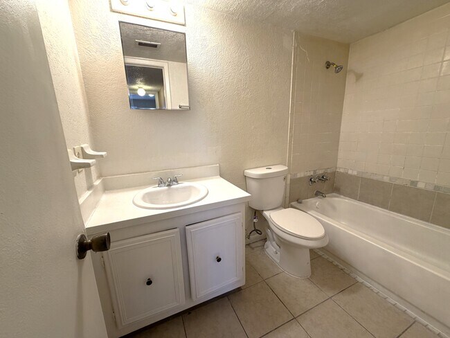 Building Photo - 2785 L B McLeod Rd