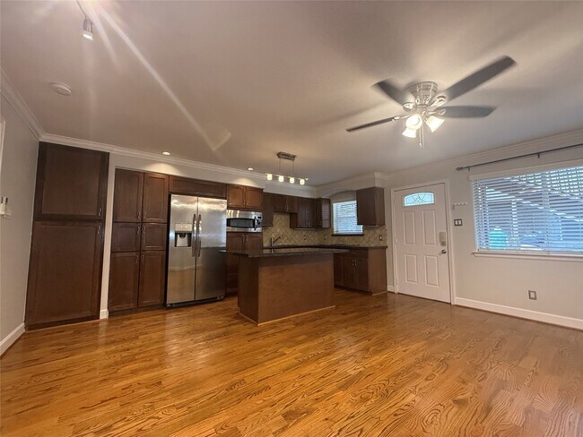 Building Photo - 1447 Heights Blvd