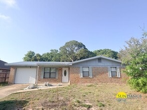 Building Photo - Beautifully Updated 3 Bedroom Home in Mary Esther, near Highway 98!