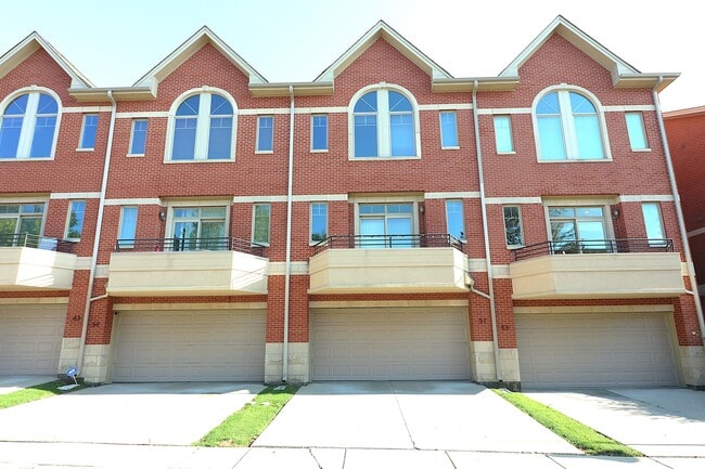 Building Photo - 57 Northfield Terrace
