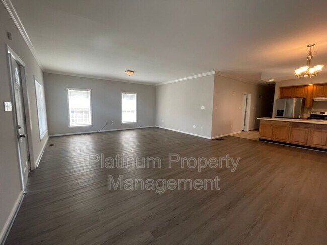 Building Photo - 48 Weyman Ave SW