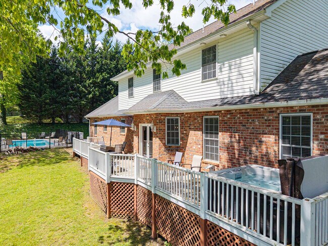 Building Photo - 48 Sherry Ln