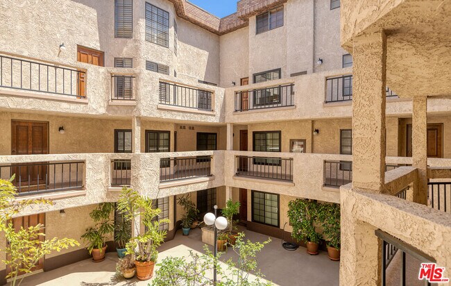 Building Photo - 12321 Ocean Park Blvd