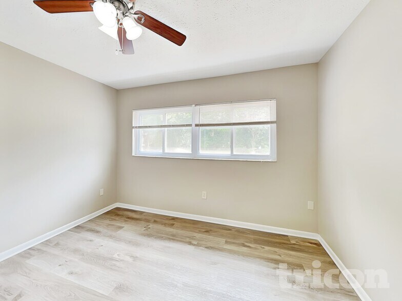 Building Photo - 604 Barkfield Loop