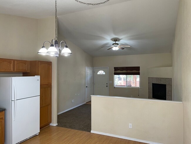 Building Photo - Adorable 3 Bedroom Home in Woodland Park