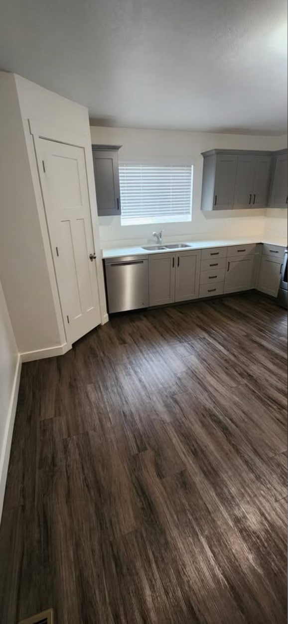 Building Photo - 72 E 700 N