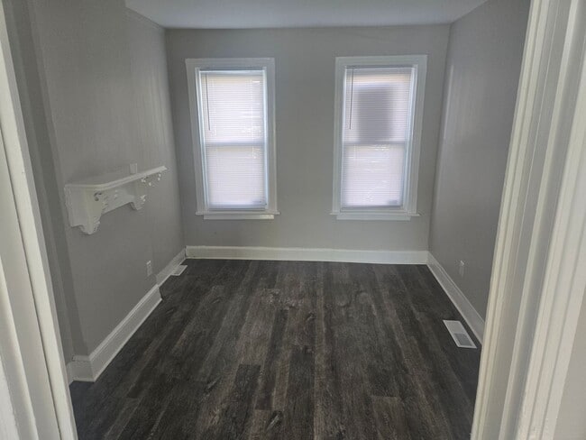 Building Photo - 3 Bedroom townhouse in Wilmington