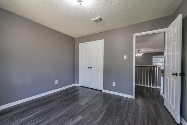Building Photo - 2509 S Mission Cir