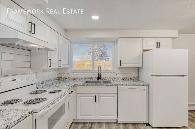 Building Photo - 1685 Reed St