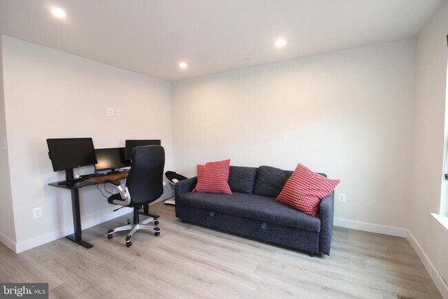 Building Photo - 6210 Monitor St