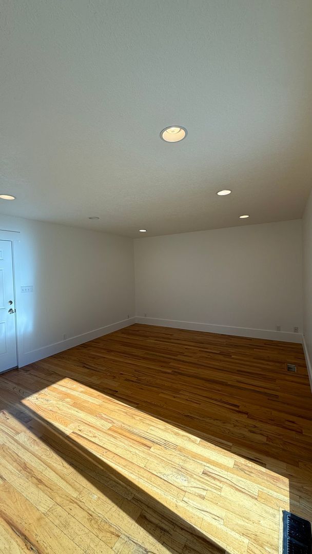 Building Photo - Large Single Family Lehi Home available now!