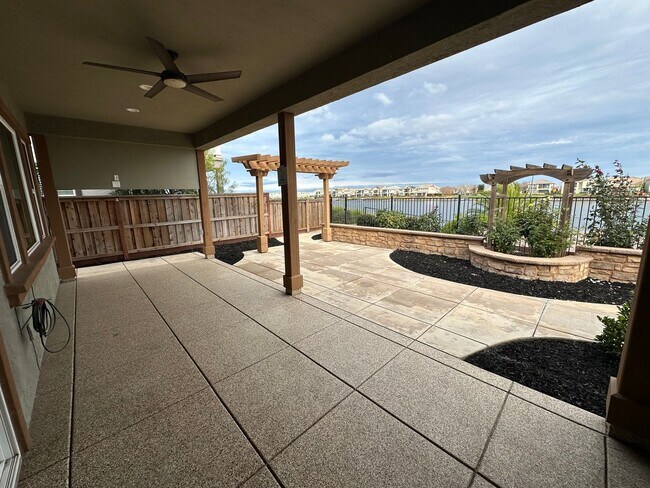 Building Photo - Stunning Lakefront River Islands Home