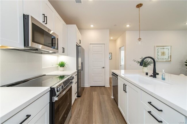 Building Photo - 136 Ruby Rd