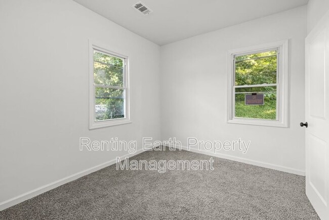 Building Photo - 3017 Pike Rd