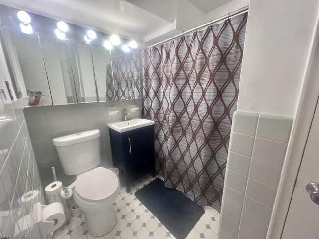 Building Photo - 101 S Raleigh Ave