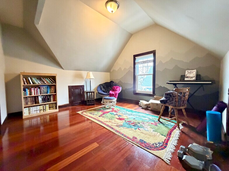 Building Photo - 52 Sheridan Ave