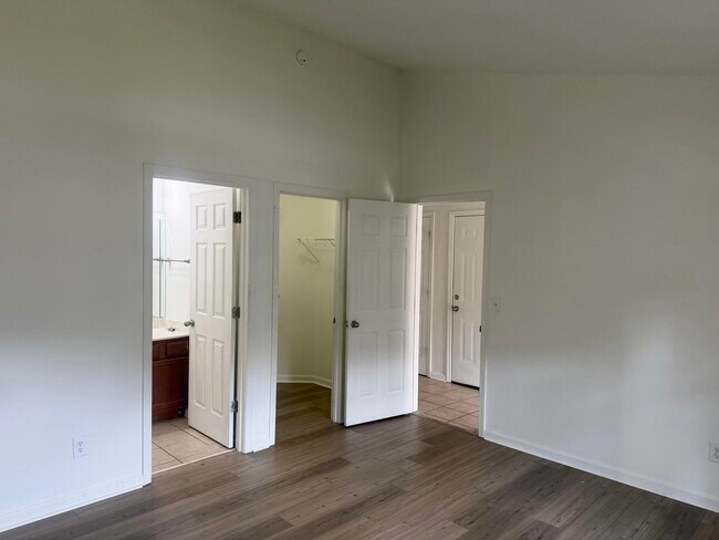 Building Photo - 2593 Rockaway Pl