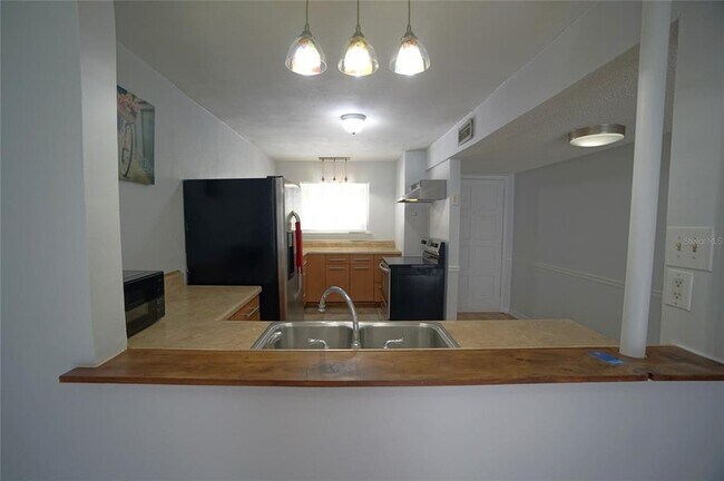 Building Photo - 6338 Newtown Cir