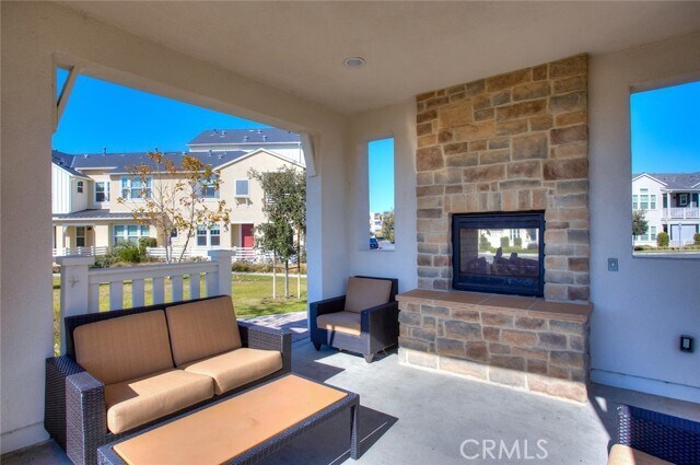 Building Photo - 163 Patria