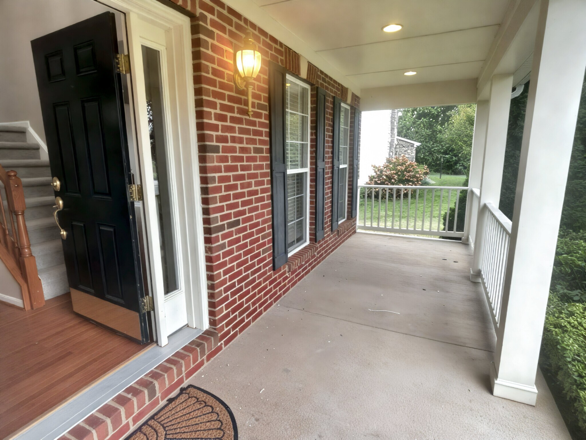 Porch - 15024 Burgandine Ave